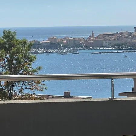 Appartement New climatisé&wifi T3 haut de gamme vue mer de 78m terrasse 45m