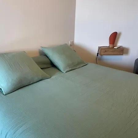 Apartment New Upmarket Air-conditioned T3 With Sea View New Condition 78m 45m *