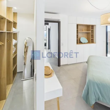 New Upmarket Air-conditioned T3 With Sea View New Condition 78m 45m Apartment