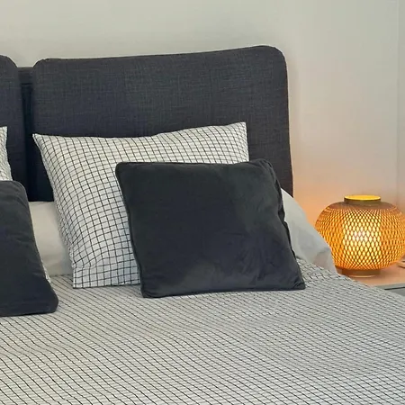 New Upmarket Air-conditioned T3 With Sea View New Condition 78m 45m Apartment