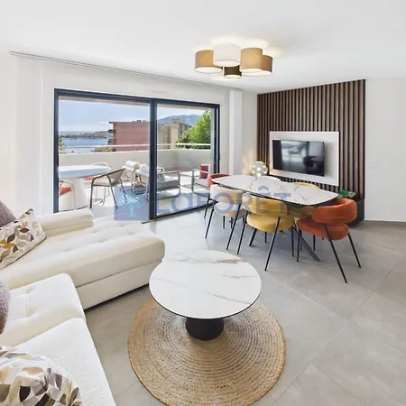 New Upmarket Air-conditioned T3 With Sea View New Condition 78m 45m Ajaccio (Corsica)